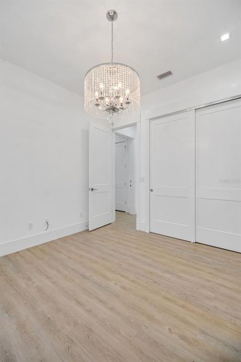 For Sale: $1,200,000 (5 beds, 4 baths, 2867 Square Feet)