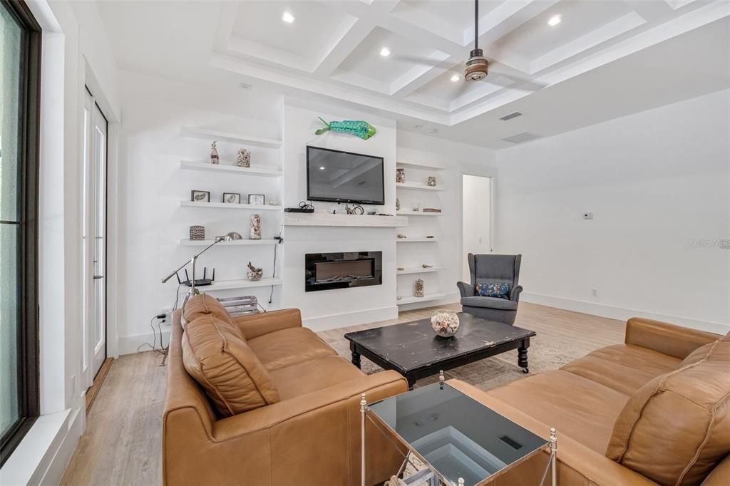 For Sale: $1,200,000 (5 beds, 4 baths, 2867 Square Feet)