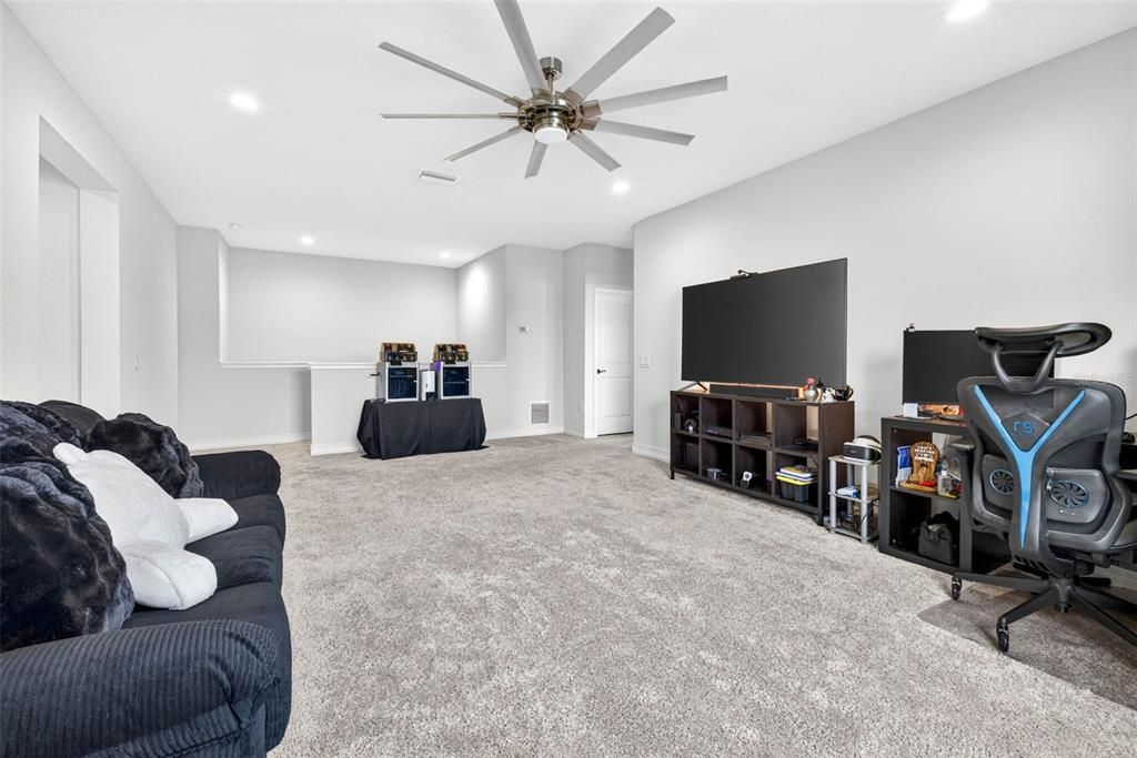 For Sale: $750,000 (5 beds, 3 baths, 3173 Square Feet)