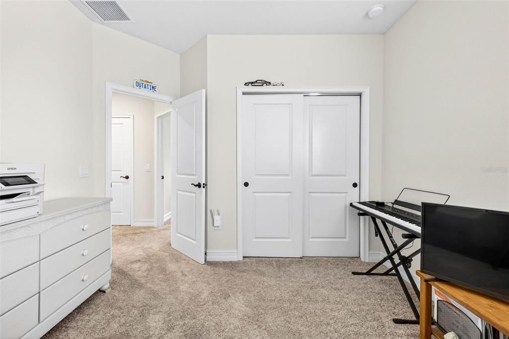 For Sale: $750,000 (5 beds, 3 baths, 3173 Square Feet)