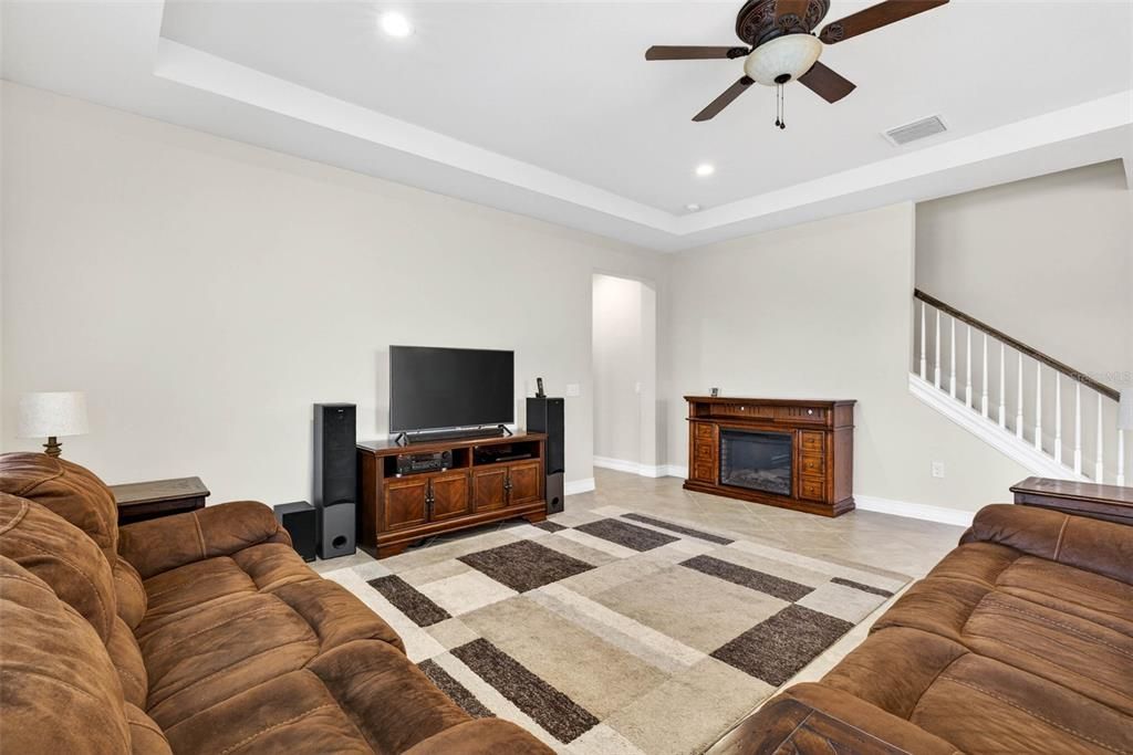 For Sale: $750,000 (5 beds, 3 baths, 3173 Square Feet)