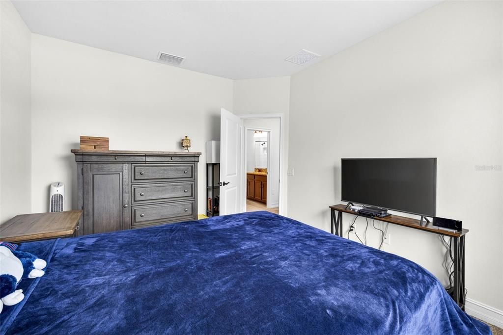 For Sale: $750,000 (5 beds, 3 baths, 3173 Square Feet)