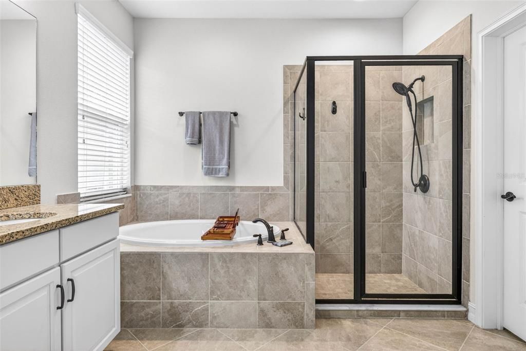 For Sale: $750,000 (5 beds, 3 baths, 3173 Square Feet)