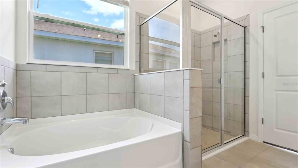 На продажу: $404,990 (4 спален, 3 ванн, 2372 Квадратных фут)