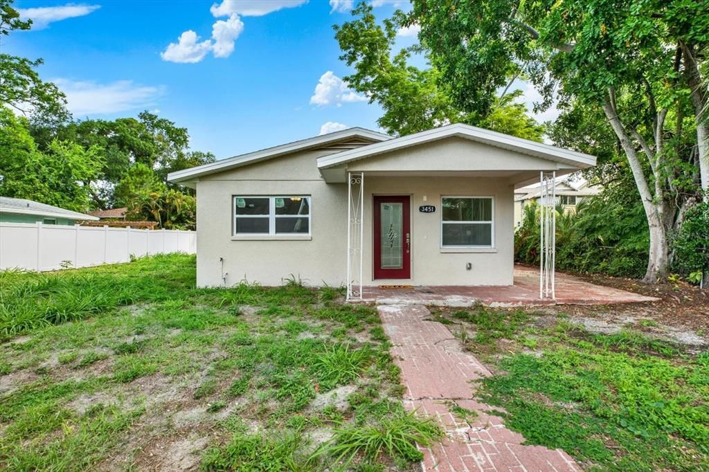 For Sale: $299,000 (3 beds, 2 baths, 1176 Square Feet)