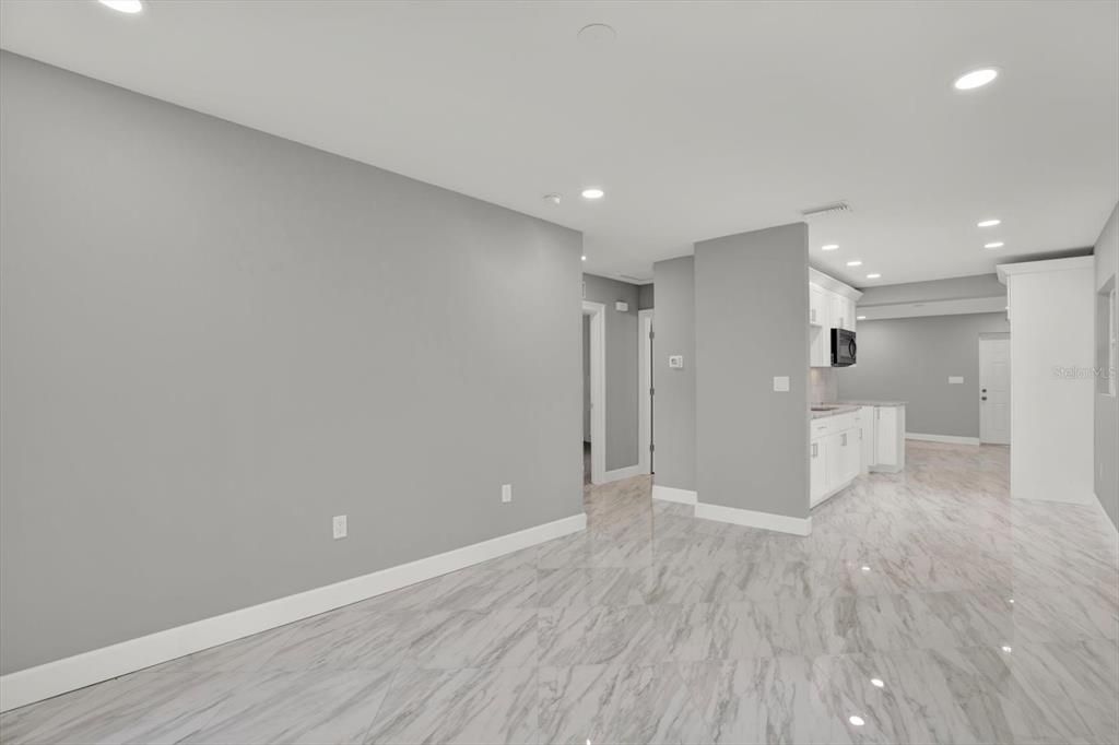 For Sale: $299,000 (3 beds, 2 baths, 1176 Square Feet)