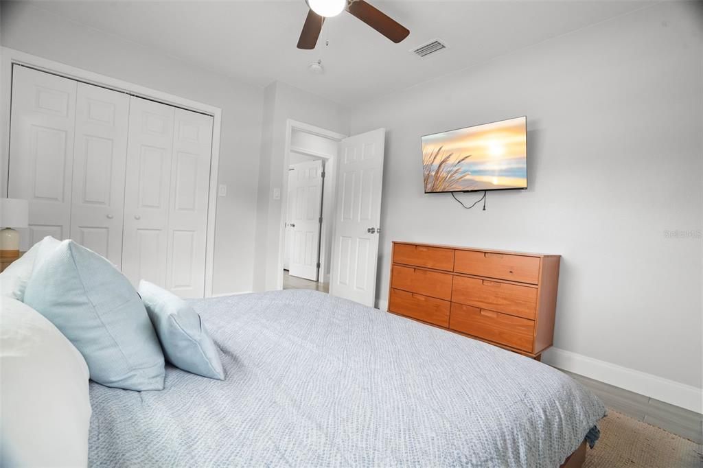 For Sale: $519,000 (4 beds, 2 baths, 1564 Square Feet)