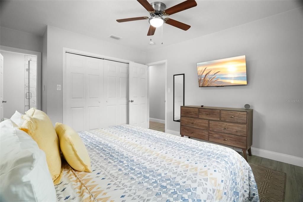 For Sale: $519,000 (4 beds, 2 baths, 1564 Square Feet)