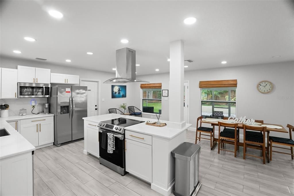 For Sale: $519,000 (4 beds, 2 baths, 1564 Square Feet)