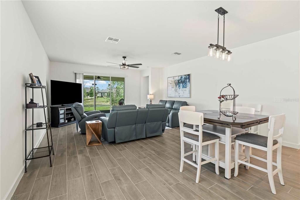 For Sale: $359,900 (2 beds, 2 baths, 1783 Square Feet)