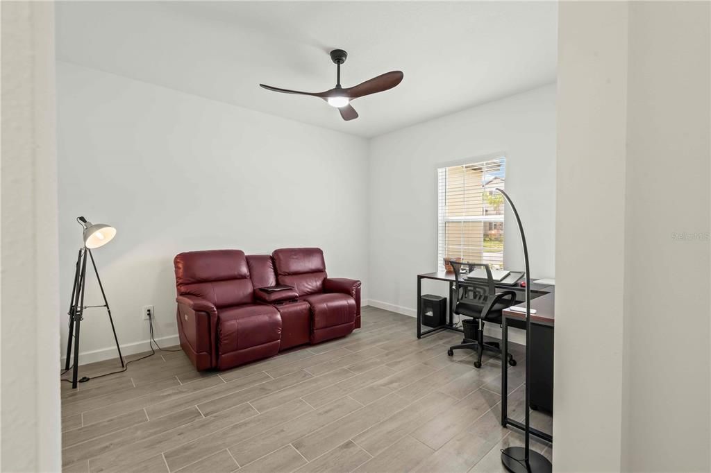For Sale: $359,900 (2 beds, 2 baths, 1783 Square Feet)