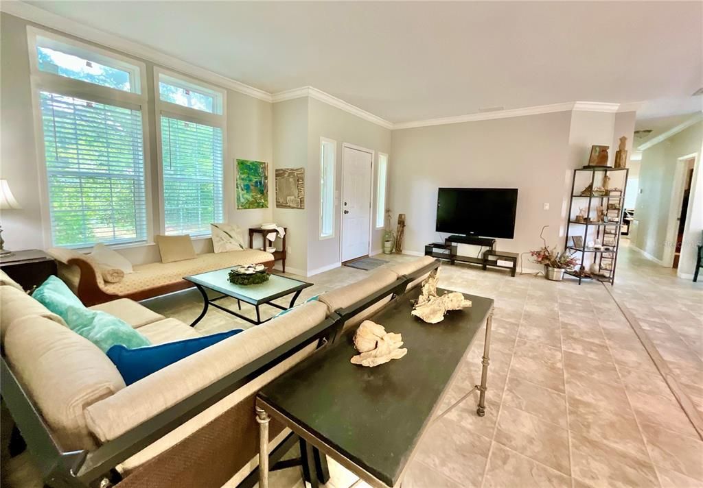 For Sale: $334,900 (3 beds, 2 baths, 2115 Square Feet)