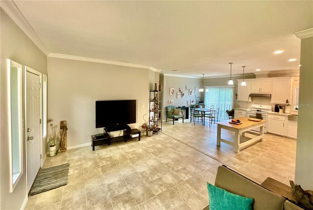 For Sale: $334,900 (3 beds, 2 baths, 2115 Square Feet)