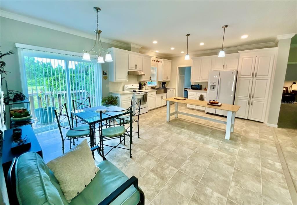 For Sale: $334,900 (3 beds, 2 baths, 2115 Square Feet)