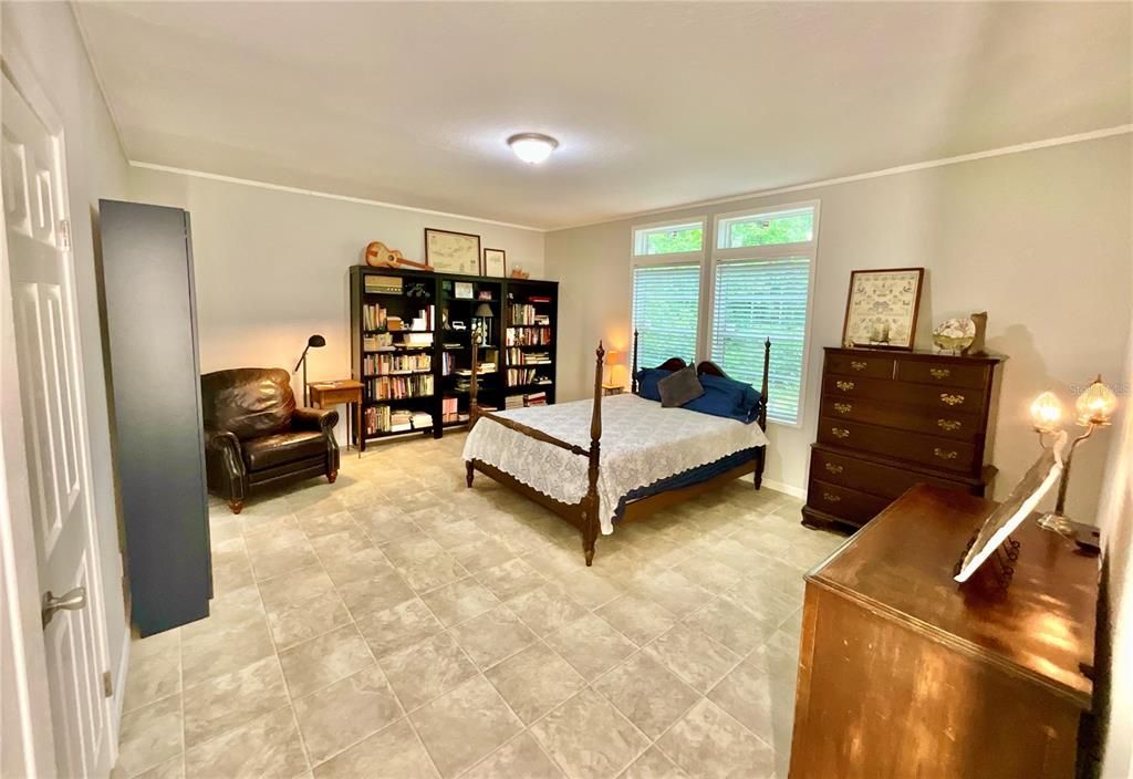 For Sale: $334,900 (3 beds, 2 baths, 2115 Square Feet)