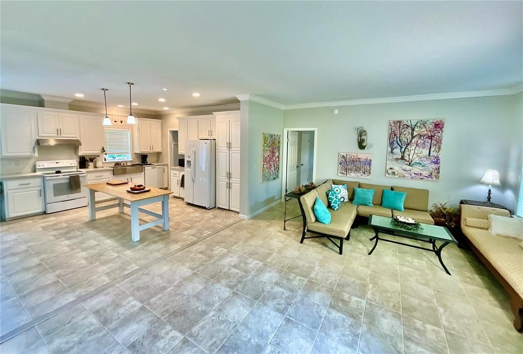 For Sale: $334,900 (3 beds, 2 baths, 2115 Square Feet)