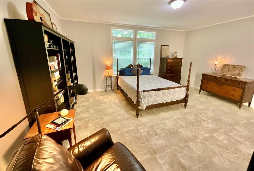 For Sale: $334,900 (3 beds, 2 baths, 2115 Square Feet)