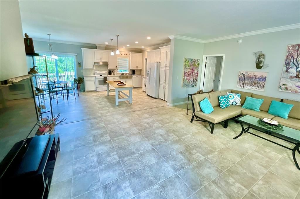 For Sale: $334,900 (3 beds, 2 baths, 2115 Square Feet)