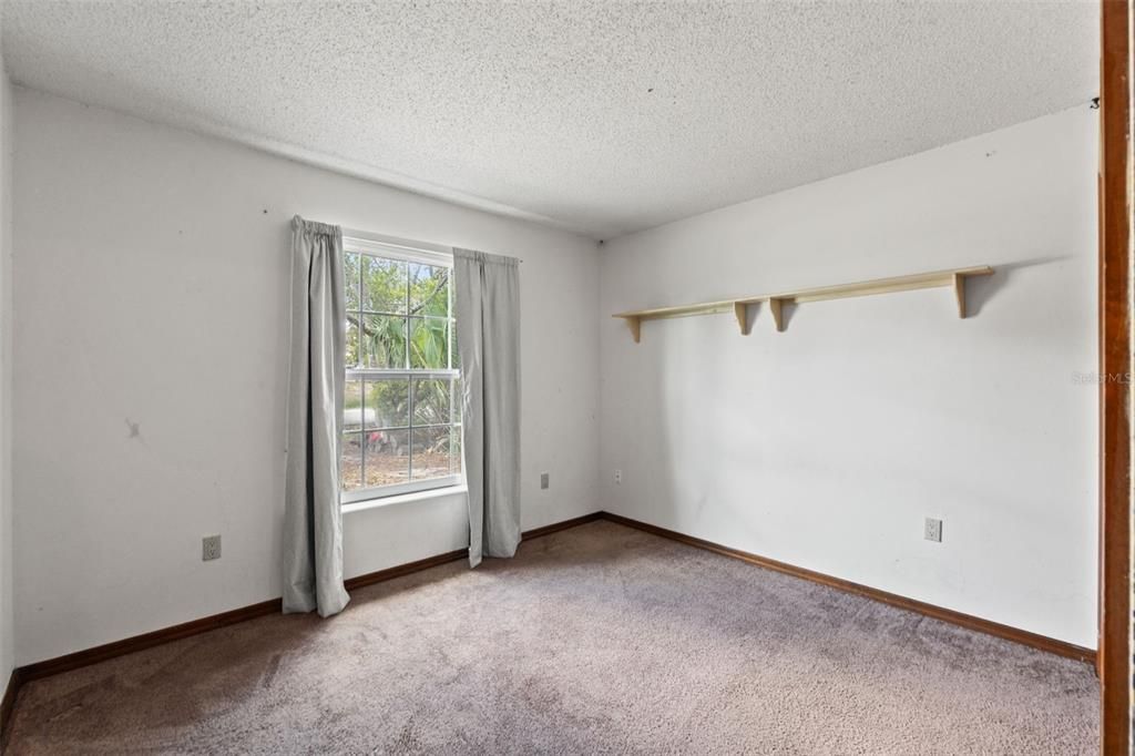 En Venta: $235,000 (3 camas, 2 baños, 1302 Pies cuadrados)