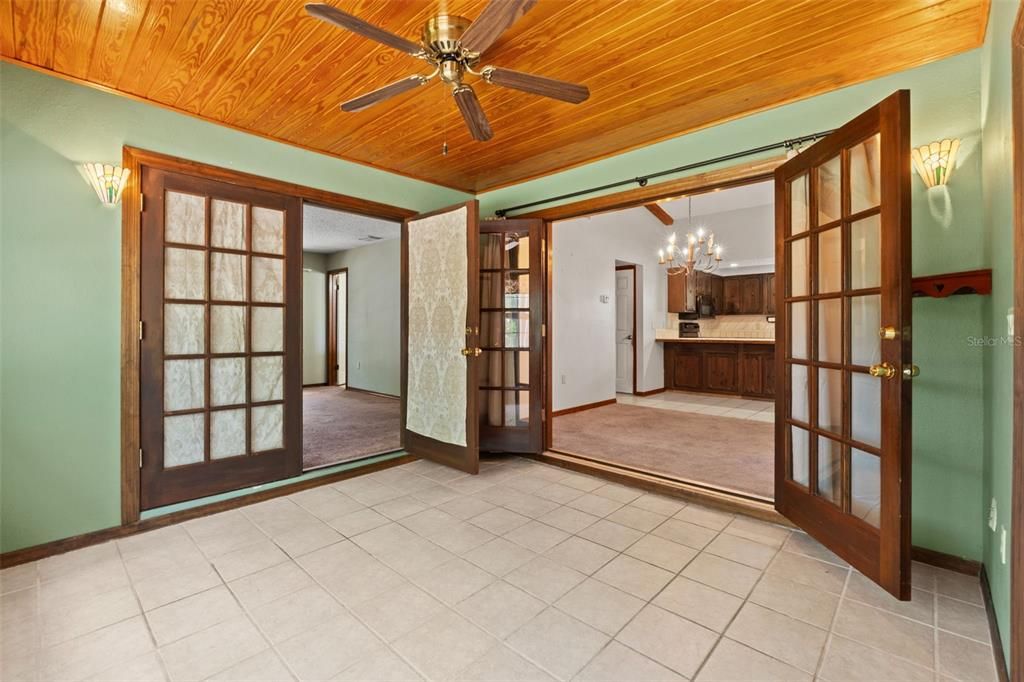 En Venta: $235,000 (3 camas, 2 baños, 1302 Pies cuadrados)
