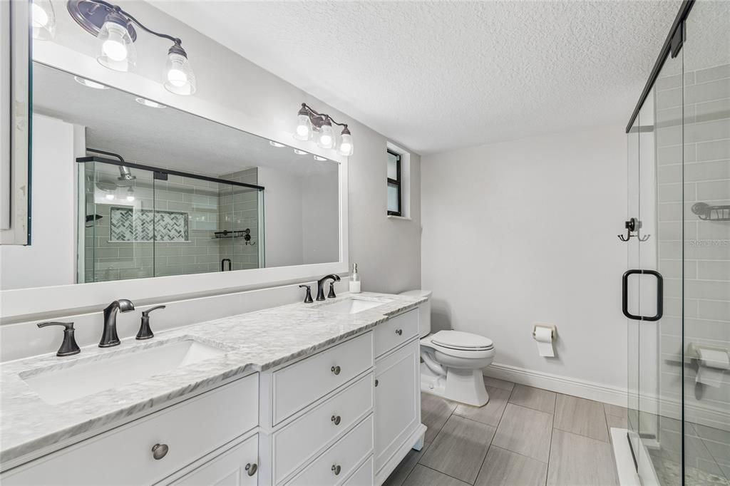 For Sale: $1,290,000 (5 beds, 4 baths, 4870 Square Feet)