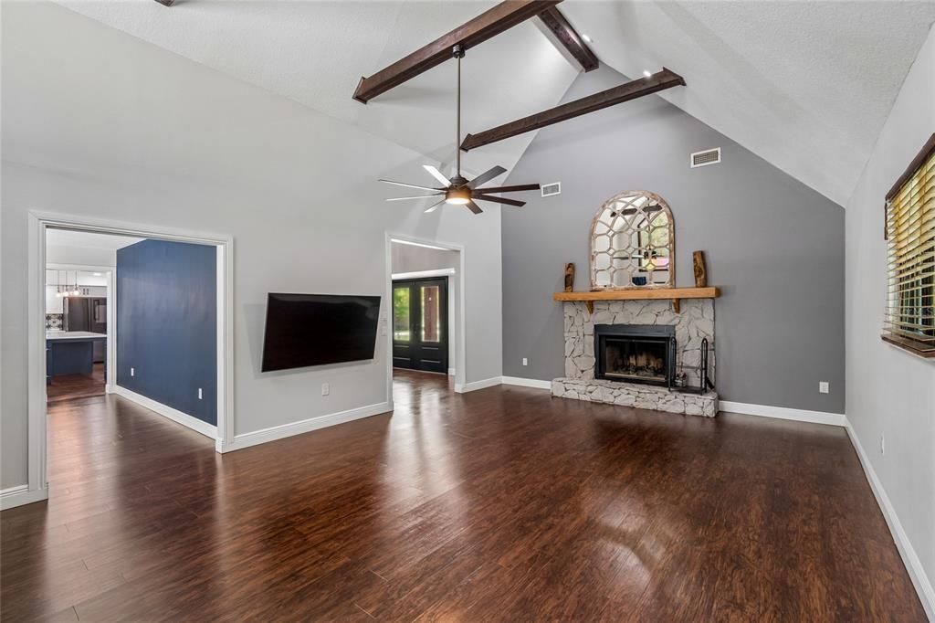 For Sale: $1,290,000 (5 beds, 4 baths, 4870 Square Feet)
