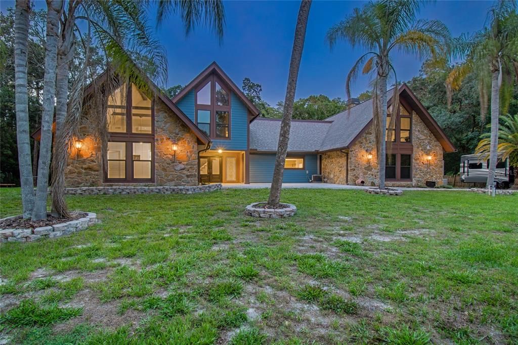 For Sale: $1,290,000 (5 beds, 4 baths, 4870 Square Feet)