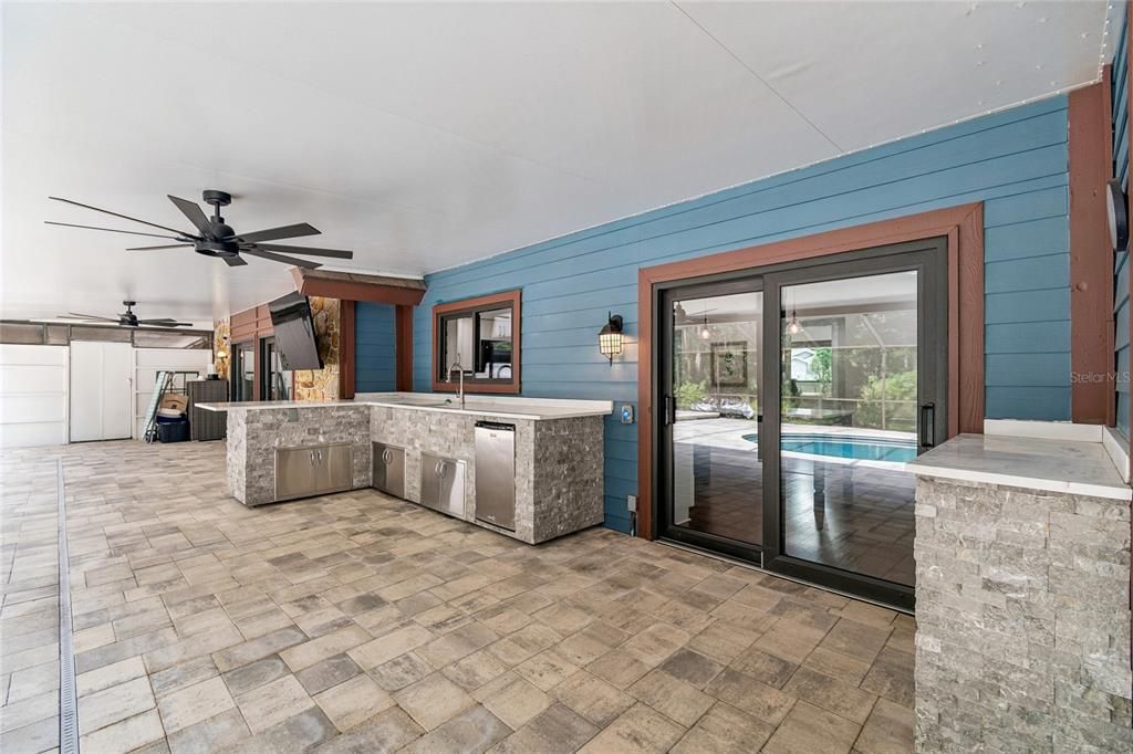 For Sale: $1,290,000 (5 beds, 4 baths, 4870 Square Feet)