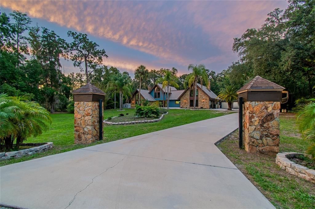 For Sale: $1,290,000 (5 beds, 4 baths, 4870 Square Feet)