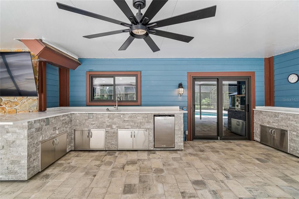 For Sale: $1,290,000 (5 beds, 4 baths, 4870 Square Feet)