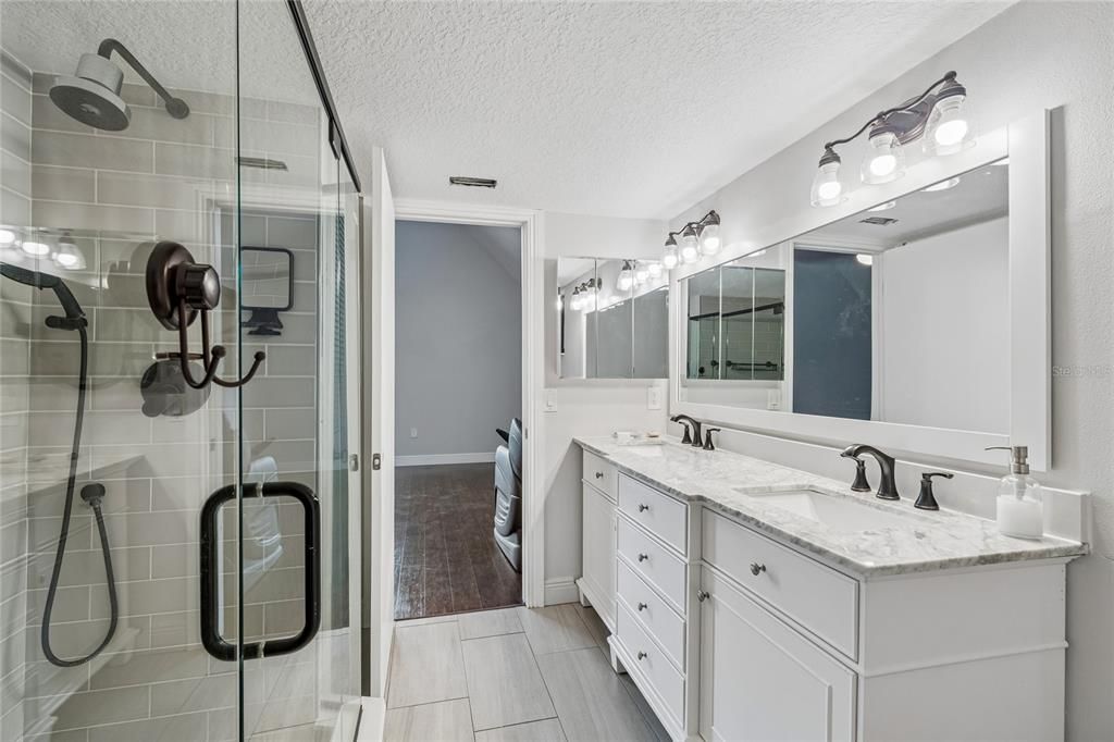 For Sale: $1,290,000 (5 beds, 4 baths, 4870 Square Feet)