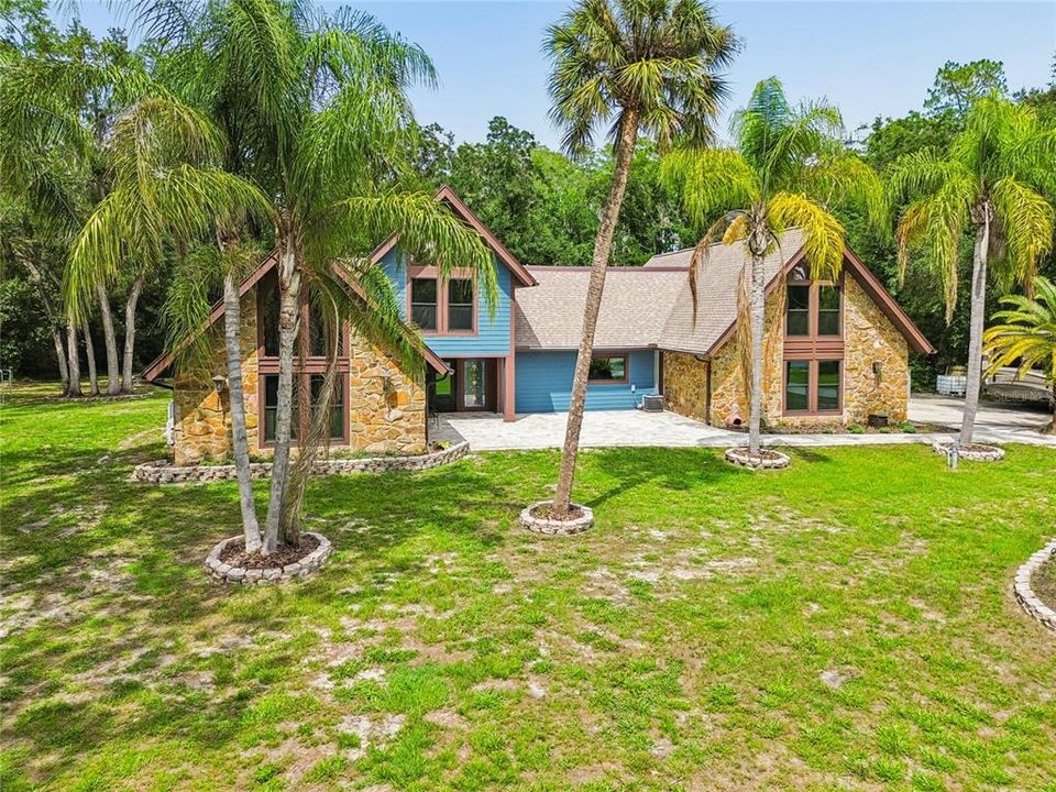 For Sale: $1,290,000 (5 beds, 4 baths, 4870 Square Feet)