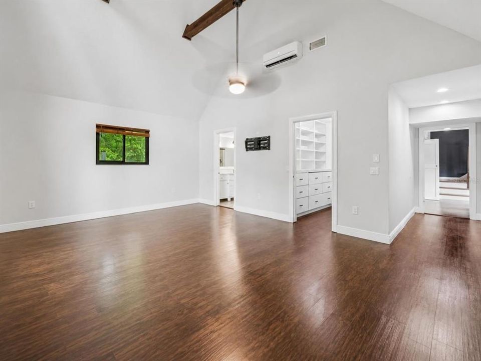 For Sale: $1,290,000 (5 beds, 4 baths, 4870 Square Feet)