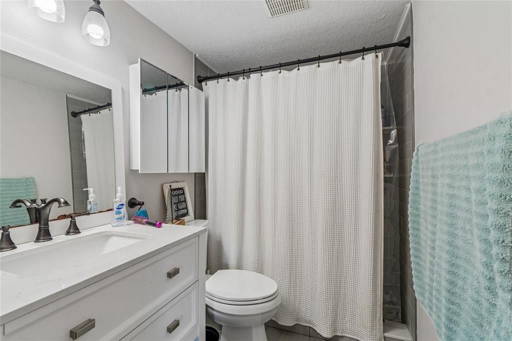 For Sale: $1,290,000 (5 beds, 4 baths, 4870 Square Feet)