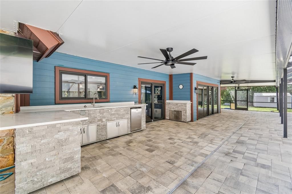For Sale: $1,290,000 (5 beds, 4 baths, 4870 Square Feet)