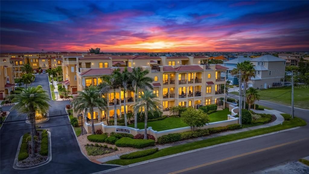 For Sale: $649,000 (5 beds, 3 baths, 3222 Square Feet)
