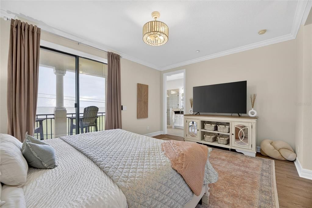 For Sale: $649,000 (5 beds, 3 baths, 3222 Square Feet)