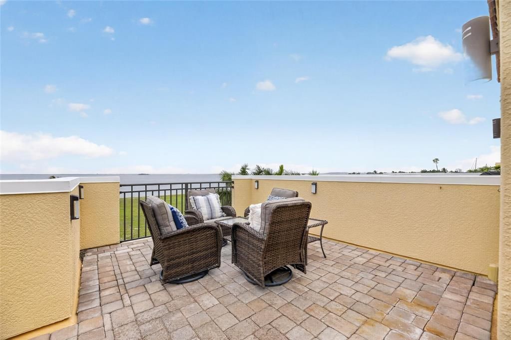 For Sale: $649,000 (5 beds, 3 baths, 3222 Square Feet)