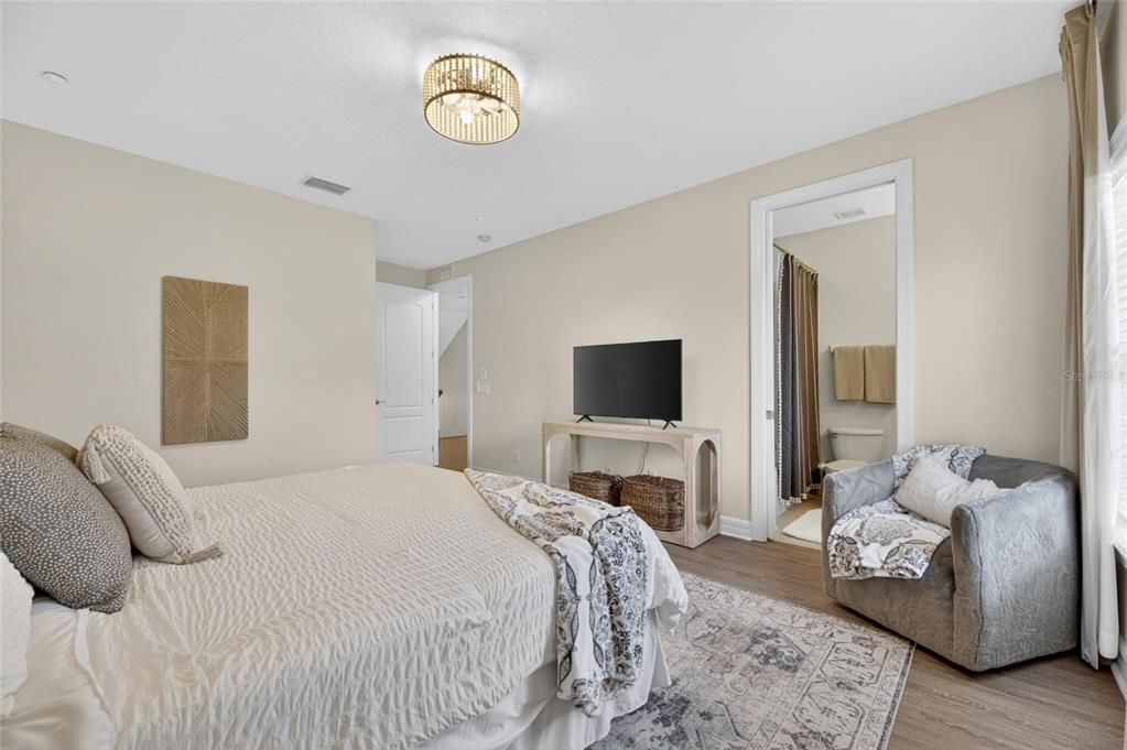 For Sale: $649,000 (5 beds, 3 baths, 3222 Square Feet)