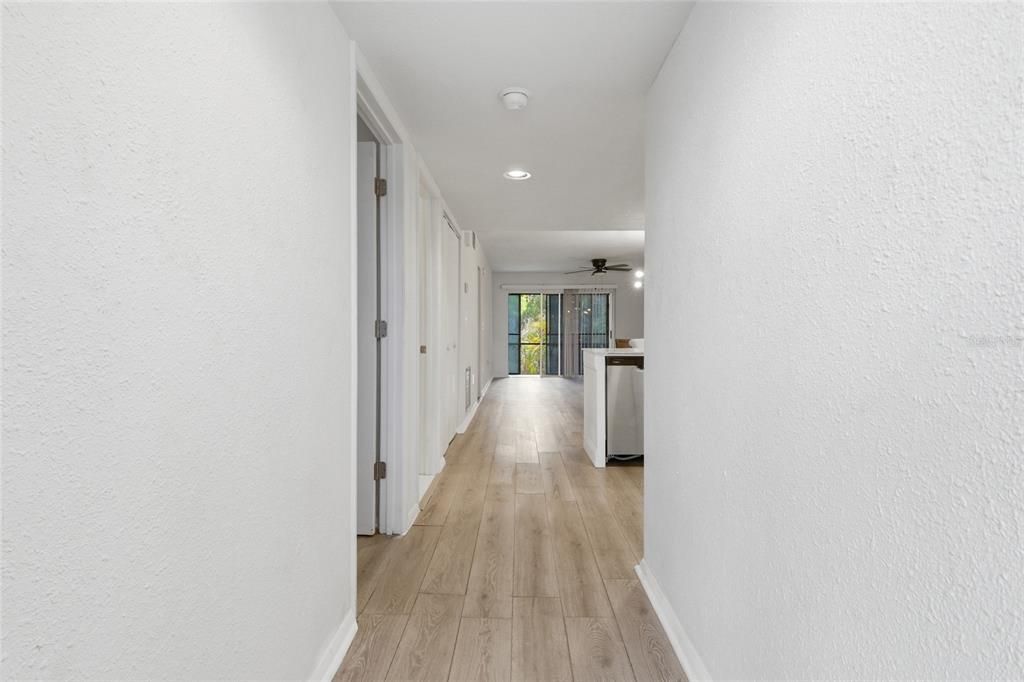 For Sale: $149,900 (2 beds, 2 baths, 1092 Square Feet)