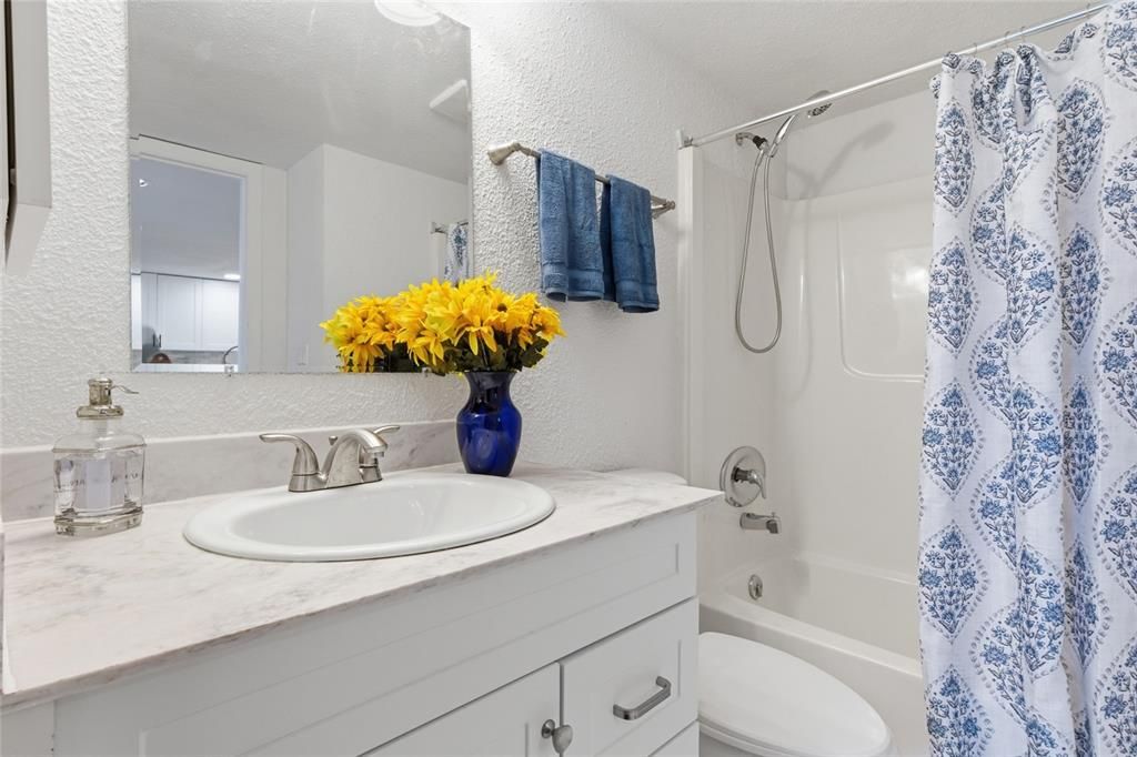 For Sale: $149,900 (2 beds, 2 baths, 1092 Square Feet)
