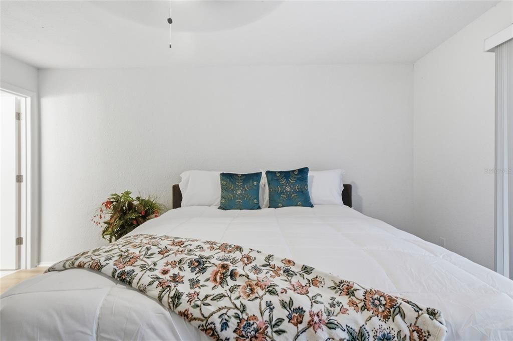 For Sale: $149,900 (2 beds, 2 baths, 1092 Square Feet)