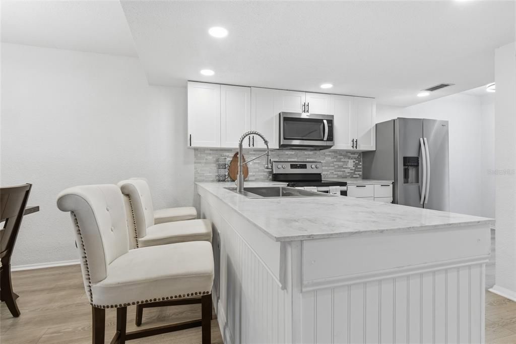 For Sale: $149,900 (2 beds, 2 baths, 1092 Square Feet)