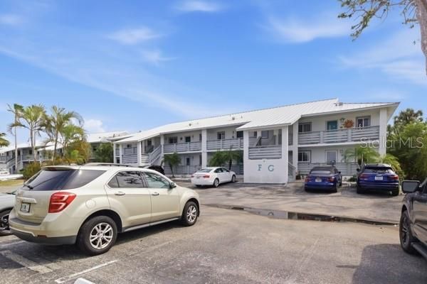 For Sale: $149,900 (2 beds, 2 baths, 1092 Square Feet)