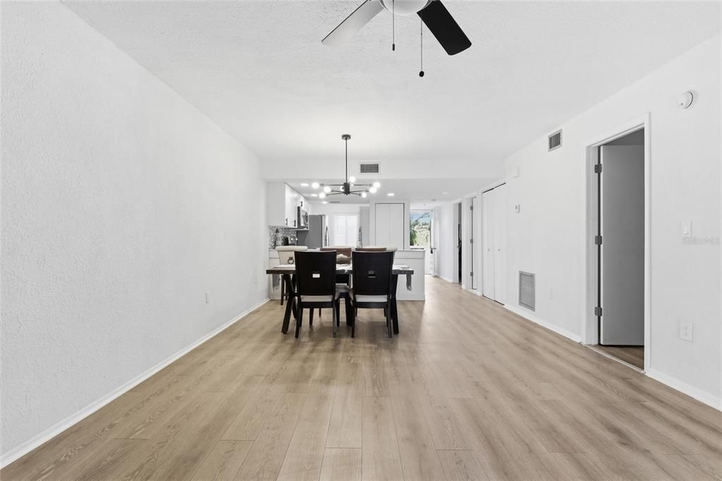 For Sale: $149,900 (2 beds, 2 baths, 1092 Square Feet)