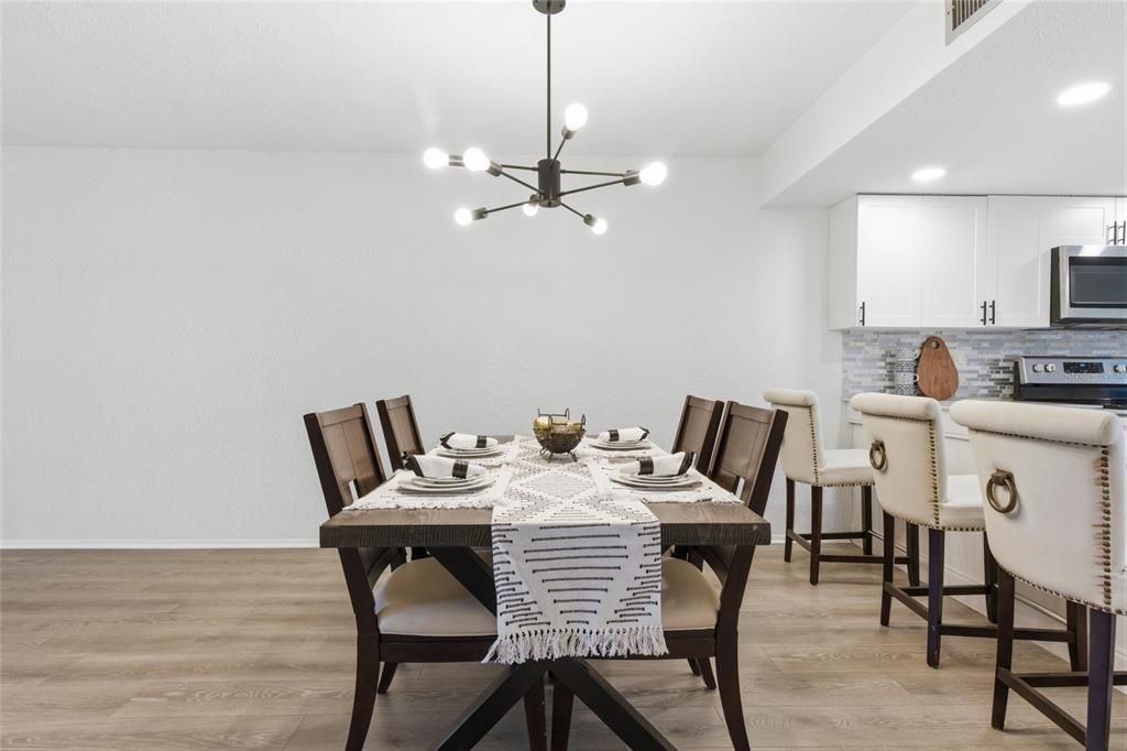 For Sale: $149,900 (2 beds, 2 baths, 1092 Square Feet)