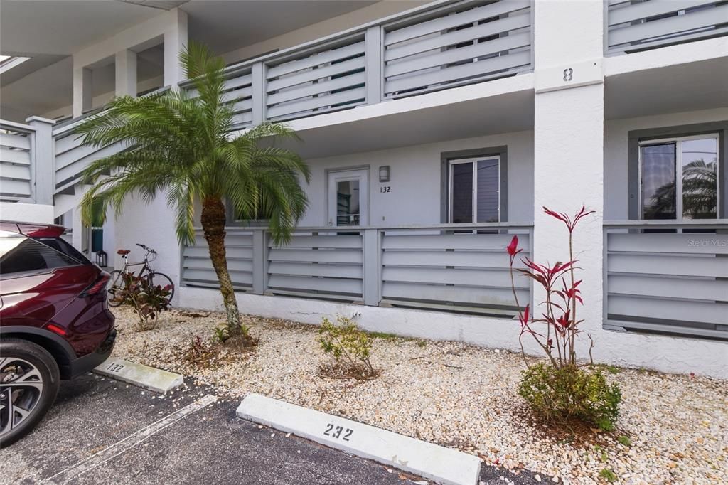 For Sale: $149,900 (2 beds, 2 baths, 1092 Square Feet)