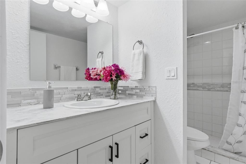For Sale: $149,900 (2 beds, 2 baths, 1092 Square Feet)