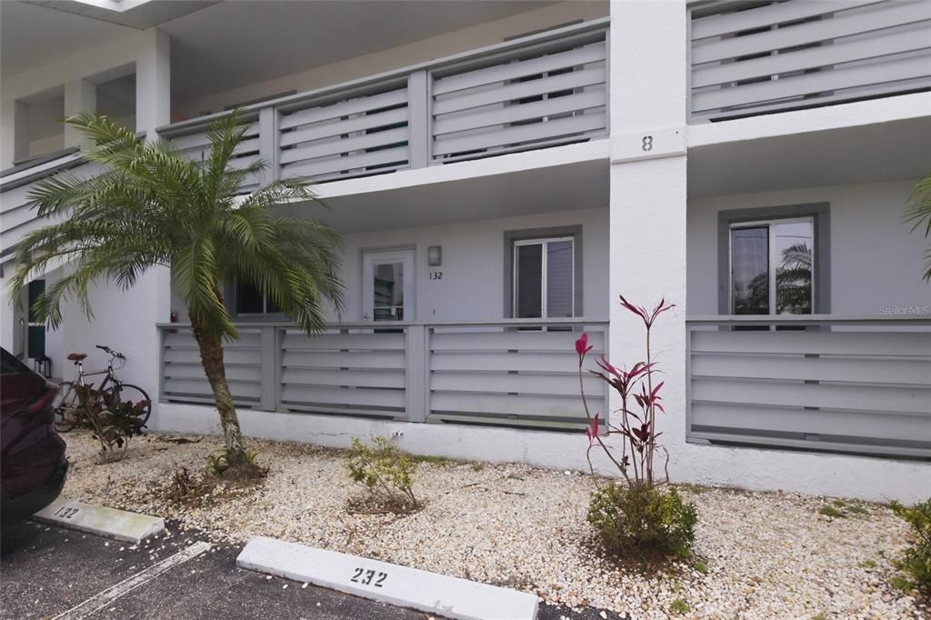 For Sale: $149,900 (2 beds, 2 baths, 1092 Square Feet)