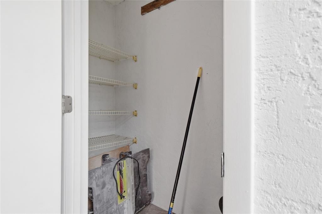 For Sale: $149,900 (2 beds, 2 baths, 1092 Square Feet)